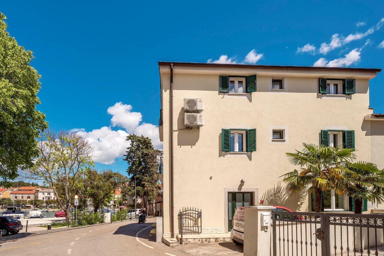 Apartments Dumica Malinska Bagian luar foto