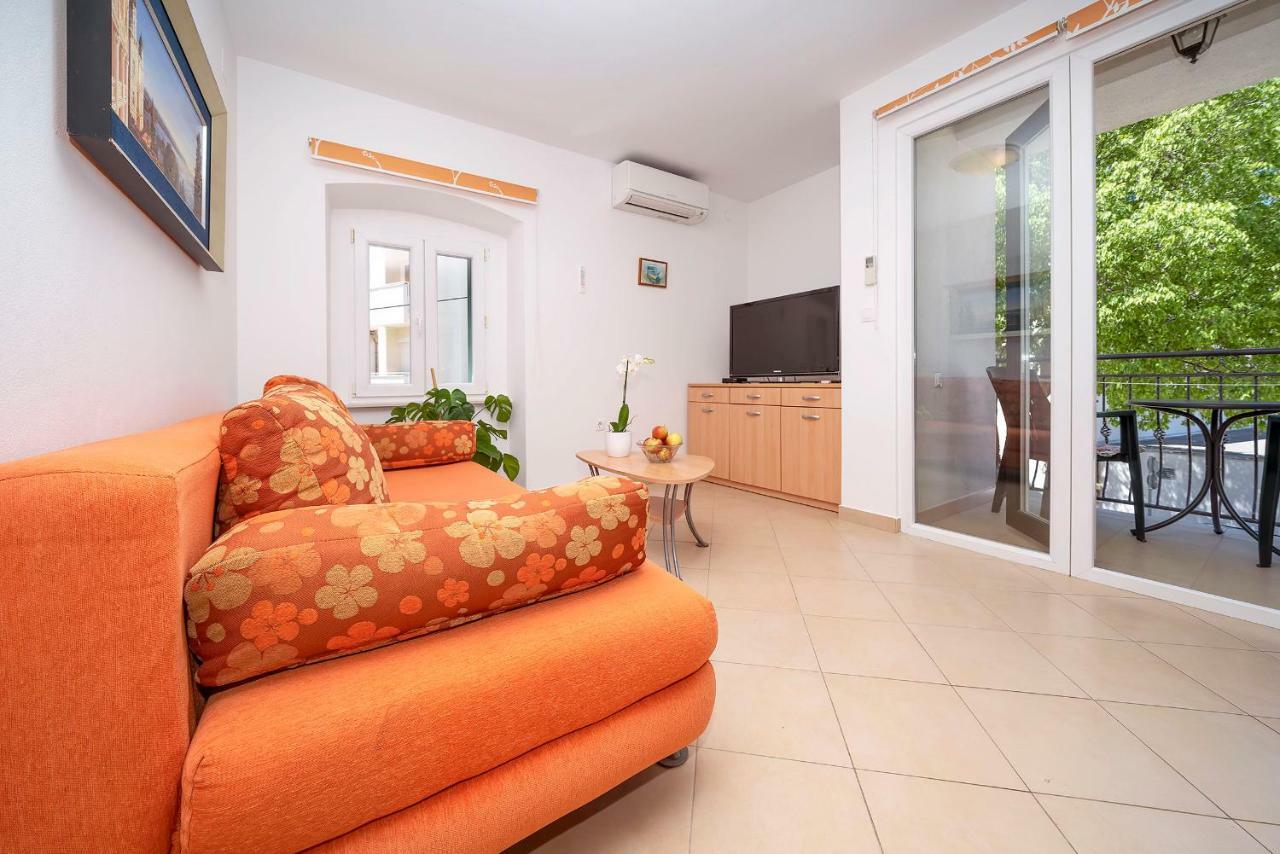 Apartments Dumica Malinska Bagian luar foto